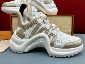 Replica Louis Vuitton Archlight